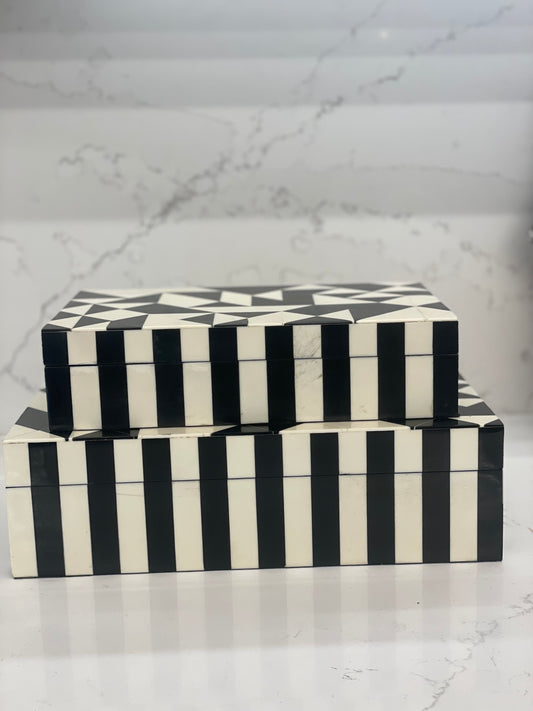 Set of Black/White Boxes