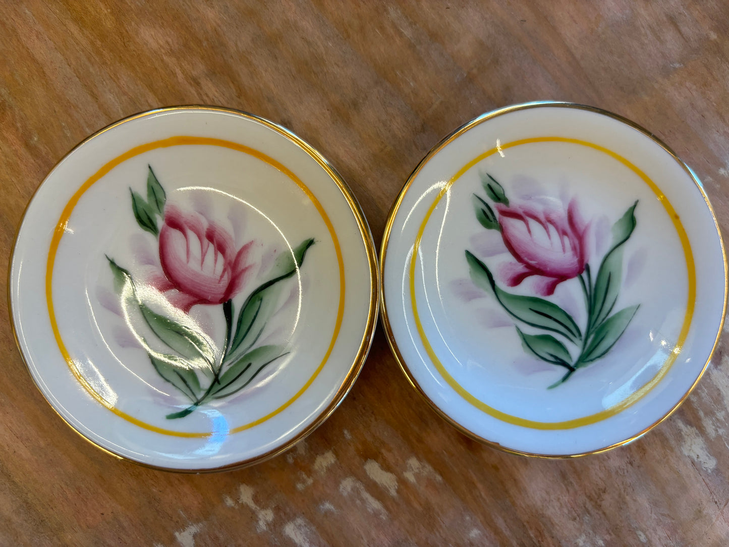 (2) Saucer Plates w Tulips