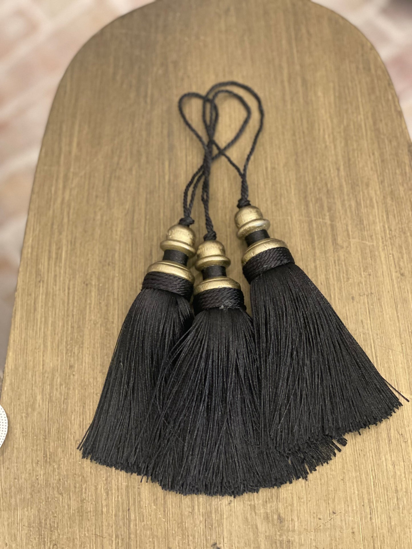 Key Tassel with Loop (Black)