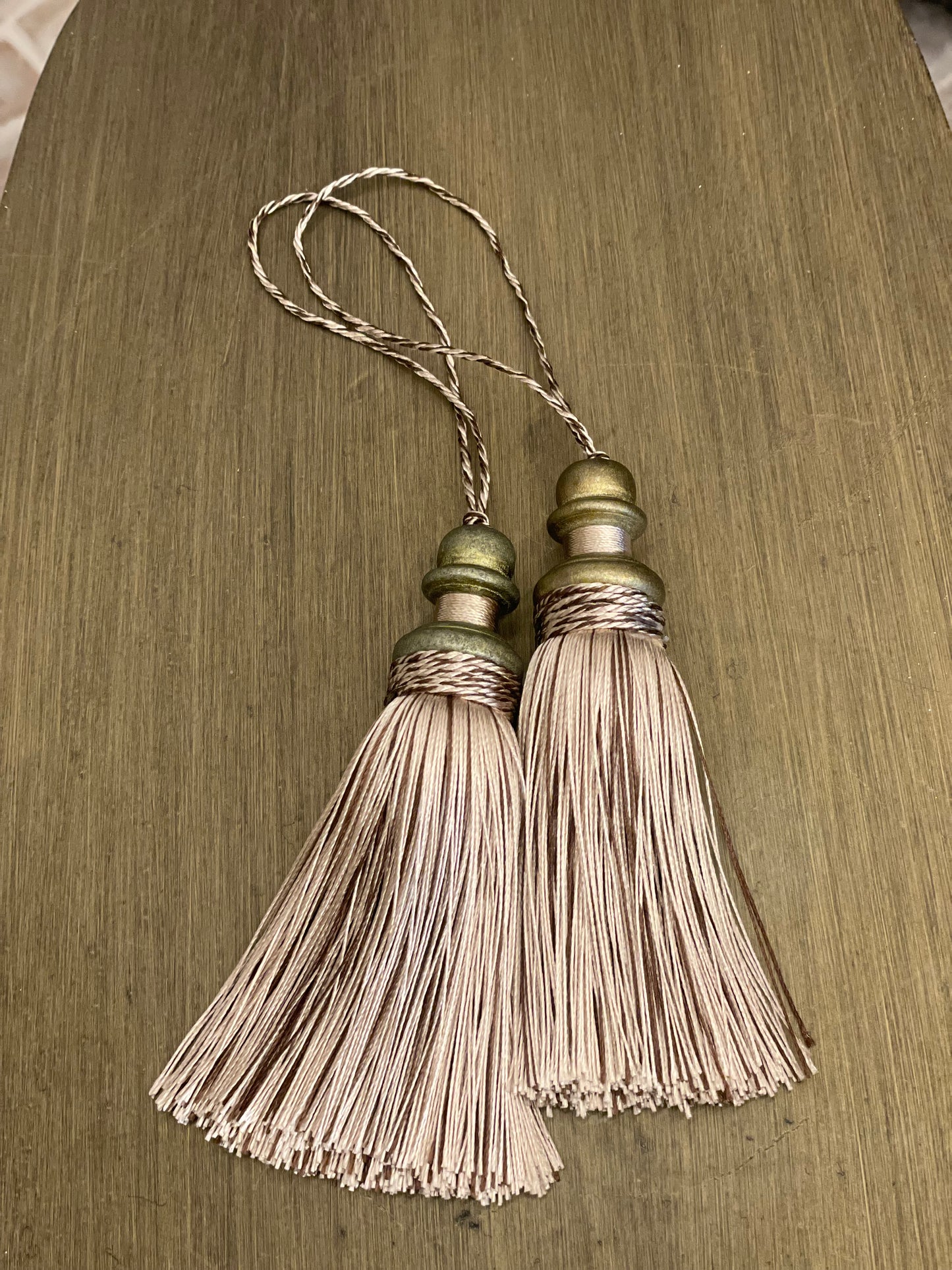 Key Tassel with Loop (Beige)