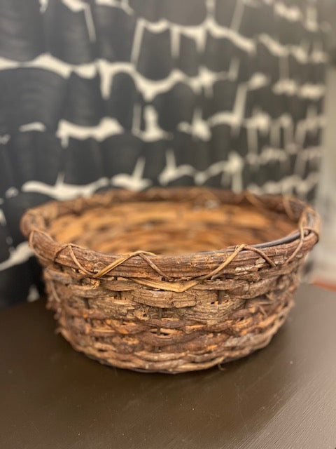 Round Twig Wicker Basket