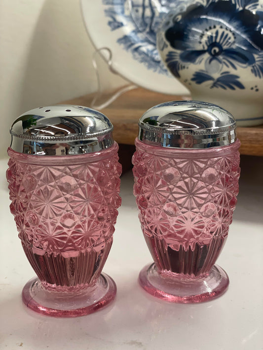 Vtg. Fenton Rose S&P Shakers