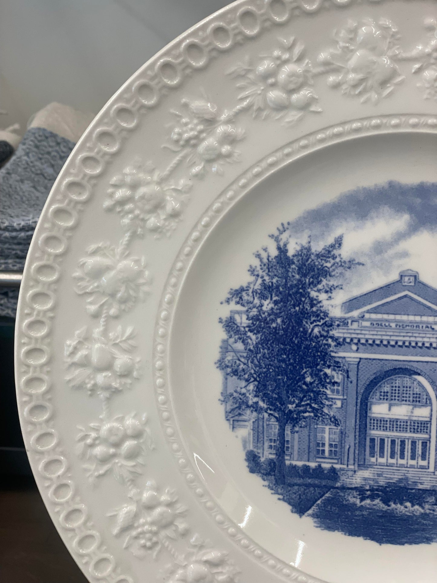 Vtg. Wedgwood Dinner Plate